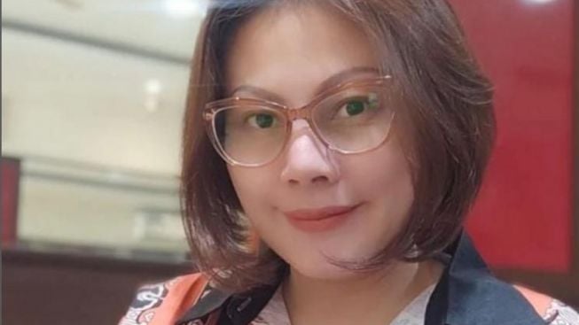 Sebut Inara Rusli Harus Berbenah Diri, Febby Carol Kakak Virgoun Dicibir Netizen Gila Hormat