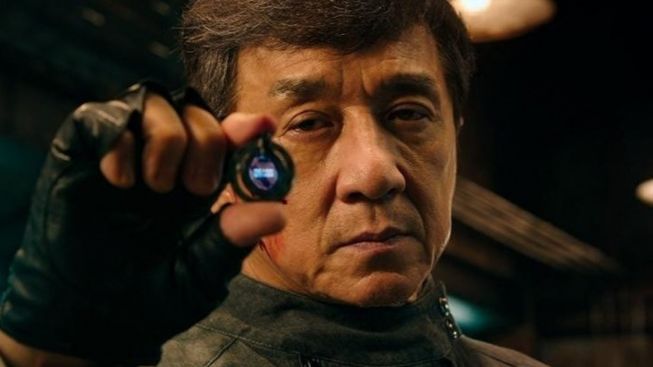 Aksi Jackie Chan Lindungi Ilmuwan di Film Bleeding Steel