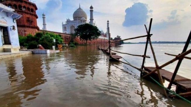 Taj Mahal Terancam Tenggelam Akibat Banjir Besar Melanda India