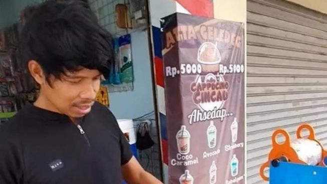 Viral Penjual Es Mirip Atta Halilintar, Ternyata