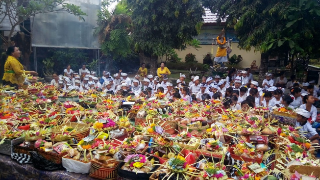 5 Upacara Adat Hindu Bali Dan Maknanya