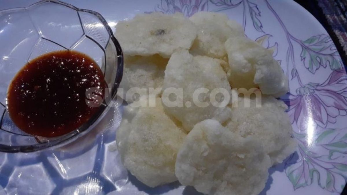 Rujak cireng [SuaraJakarta.id/Wivy Hikmatullah]