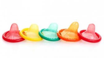 Pemuda di India Punya Cara Aneh Supaya Bisa Mabuk hingga 12 Jam, Minum Rebusan Kondom Rasa