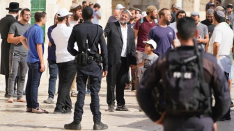 Ratusan Warga Israel Menyerbu Masuk ke Kompleks Masjid Al-Aqsa, Aksi Mereka Dikawal Polisi
