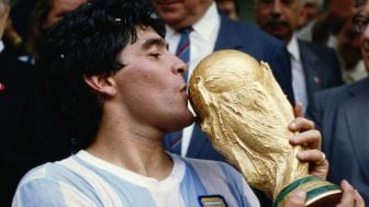 Diego Maradona: Antara Obat Bius dan Trofi Piala Dunia