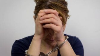 Viral Mertua Selingkuh dengan Menantu, Si Ibu Ditangkap Polisi karena Percobaan Pembunuhan