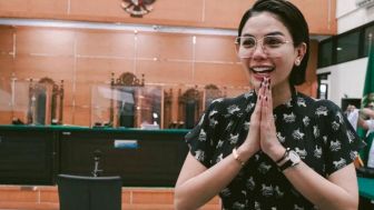 Sebut Banyak Politikus Nggak Ada Otak, Nikita Mirzani Malah Kena Sindiran Pedas Netizen