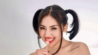 Tawarkan Susu Formula atau Susu Sapi Pakai Bikini Seksi, Selebgram Amelia Bikin Netizen Gerah