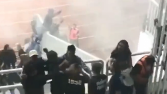 Viral Video Ricuh Suporter di Stadion Jatidiri, Kepulan Asap di Tribun Stadion, Gas Air Mata?