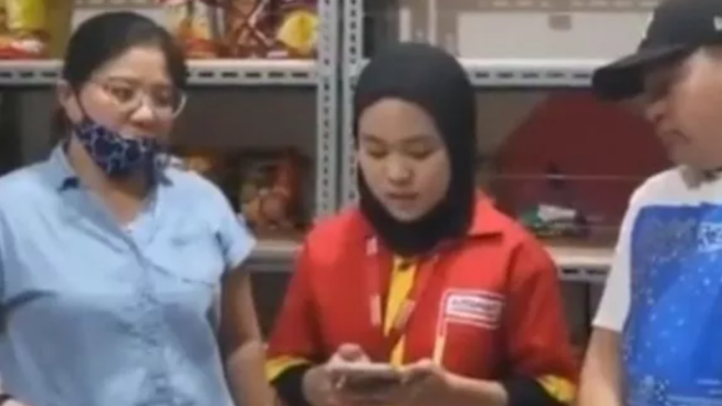 The Power of Netizen: Latar Belakang Wanita Kaya Pencuri Cokelat di Alfamart Terbongkar