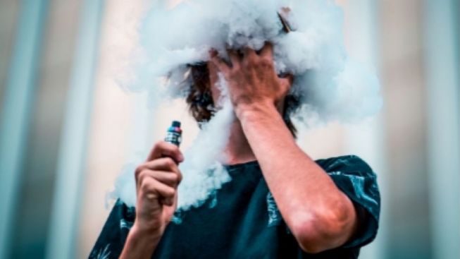 Bayi 10 Bulan Dipaksa Hisap Vape oleh Sang Ibu, Videonya Trending di Facebook, Polisi Belum Tangkap Pelaku