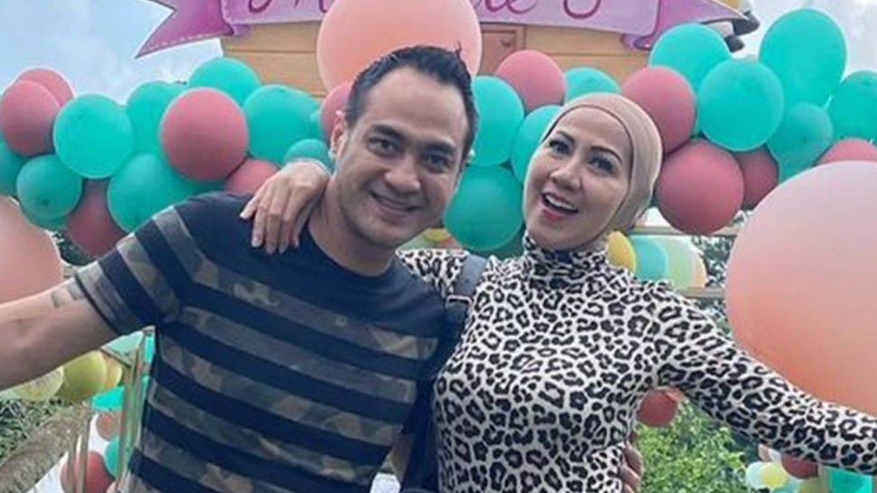 Bongkar Hubungan Ranjang yang Bergairah, Venna Melinda Bercinta Tiga