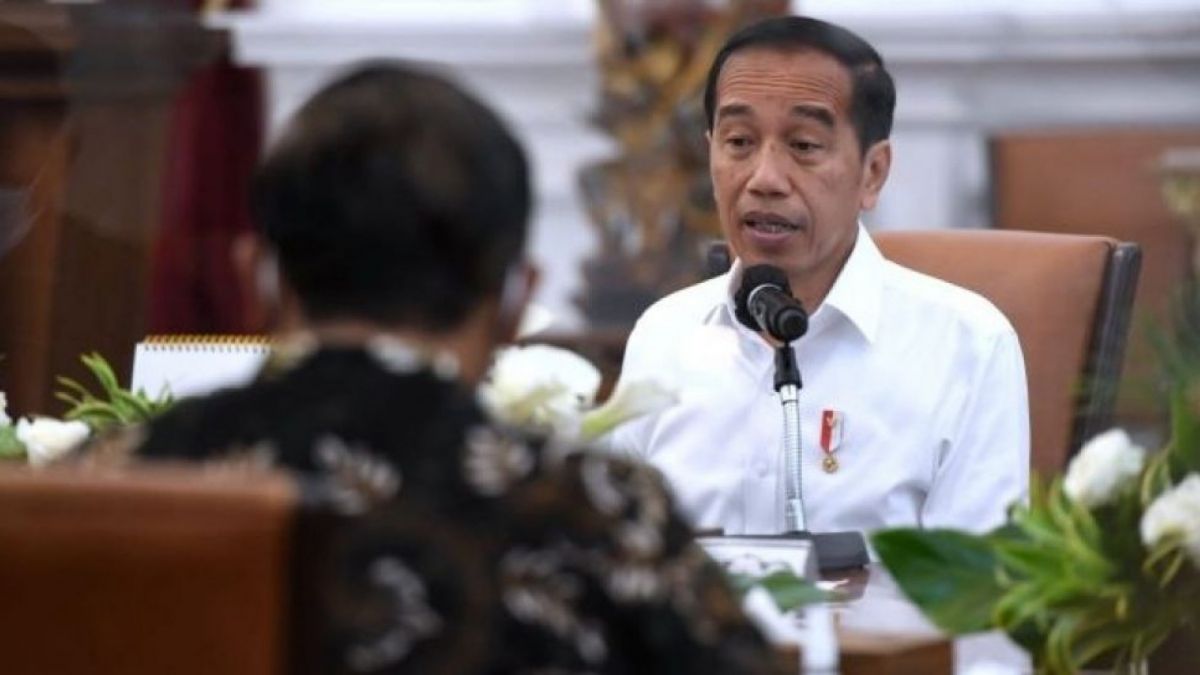 Presiden Jokowi saat memimpin Rapat Terbatas soal Kebijakan Visa On Arrival di Istana Kepresidenan [Foto Istimewa - Suara.com / Lukas - Biro Pers Sekretariat Presiden]
