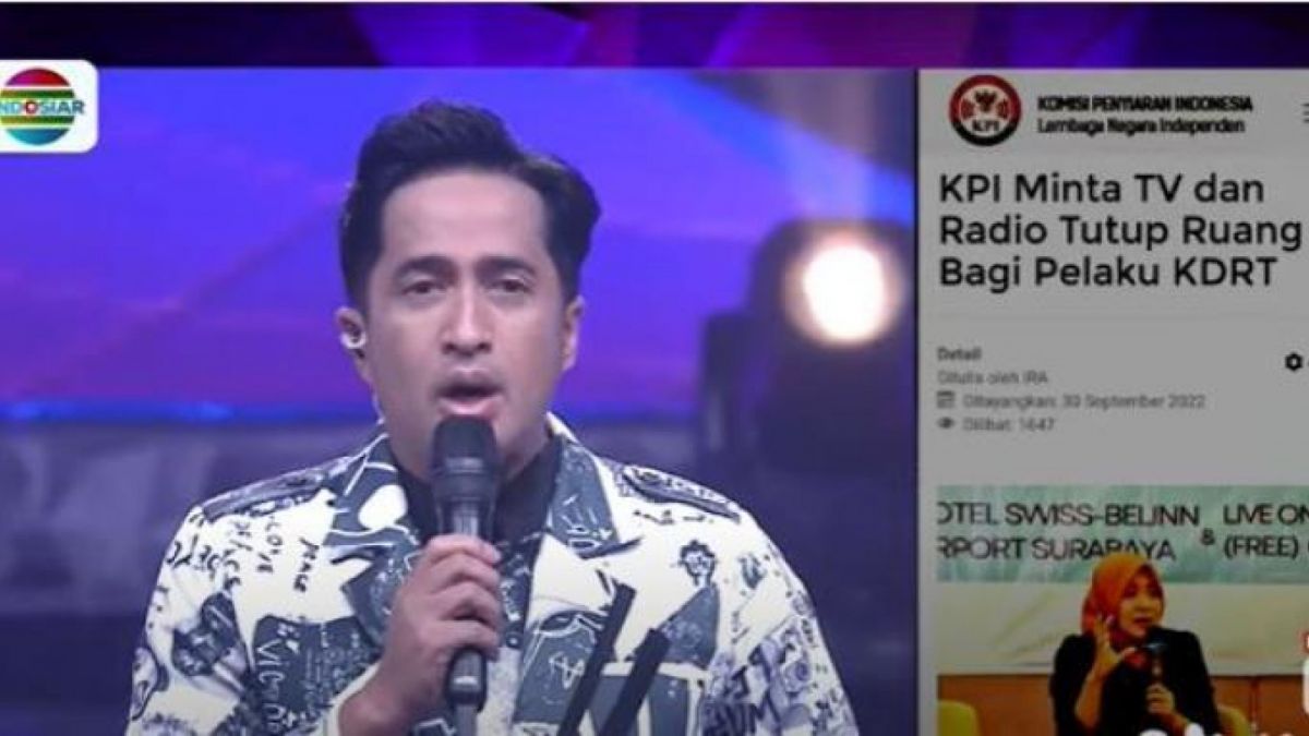 Irfan Hakim memberikan pengumuman jika Rizky Billar sudah tidak lagi menjadi host dalam ajang pencarian bakat. [Foto Istimewa / tangkapan layar]
