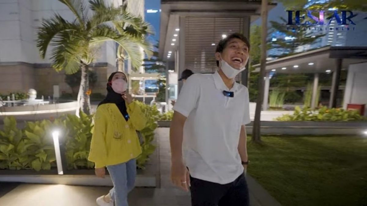 Uang Lesti Kejora Habis, Rizky Billar Dituding Cari Panggung dengan Sindiran Pengkhianatan, Demi Bantu Istri? [Foto Tangkapan Layar Youtube Leslar Entertainment]