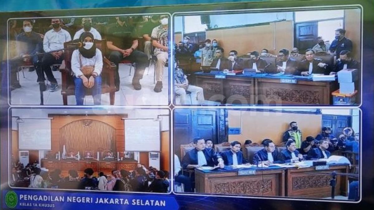Susi ART dari Ferdy Sambo ketika menjadi saksi dalam sidang dugaan pembunuhan berencana Brigadir J dengan terdakwa Bharada E [Foto: Suara.com - Arga]