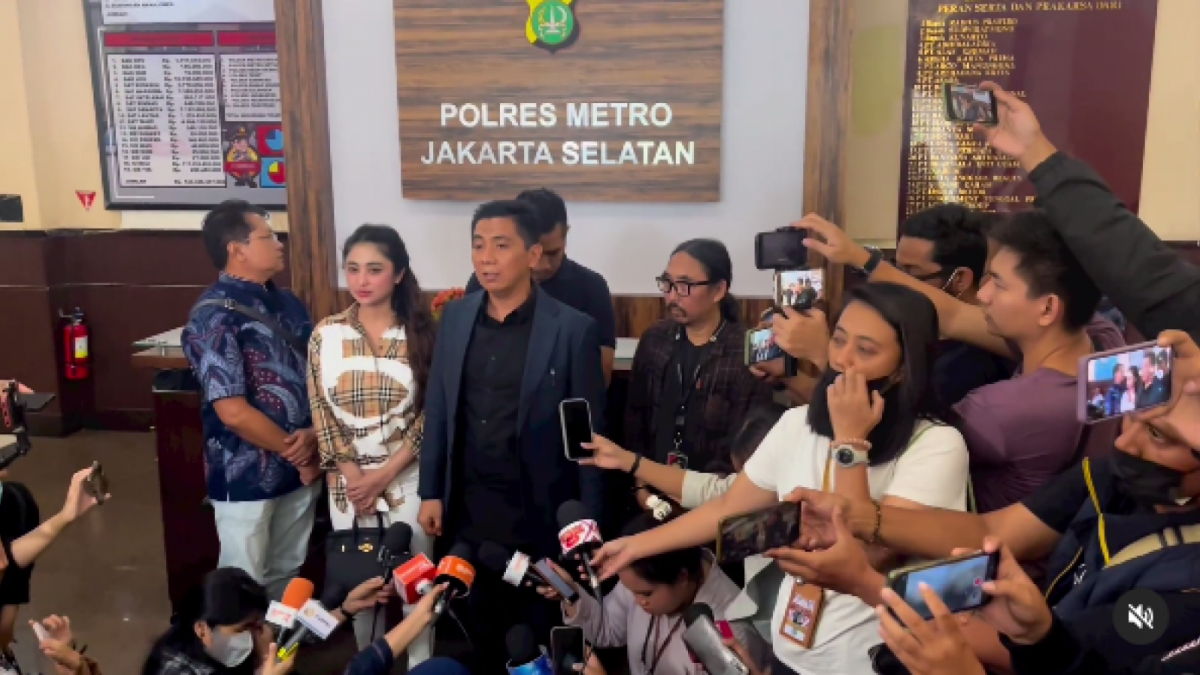 Screenshot 2022-11-01 at 13-23-49 Dewi Perssik (@dewiperssik9)  Foto dan video Instagram