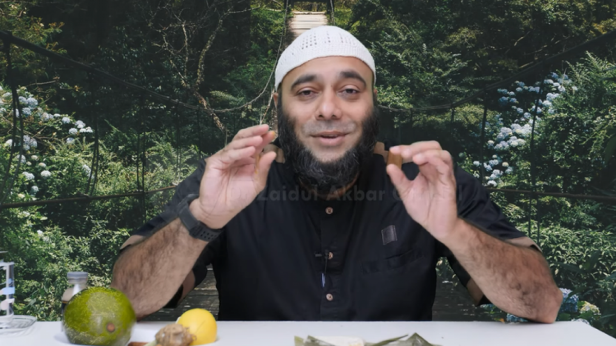 dr. Zaidul Akbar bagikan resep ramuan penghilang penyakit gatal [Foto : Youtube dr.Zaidul Akbar]