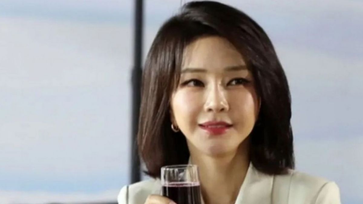 Dibalik Kecantikan Ibu Negara Korea Selatan Kim Keon Hee Ternyata