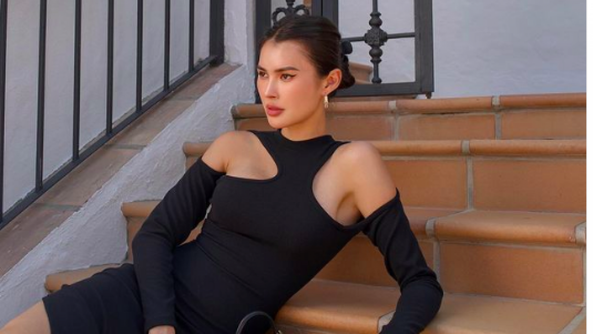 Selebgram bernama Michelle Halim menjual tiket konser BLACKPINK dengan harga fantastis. Hal itu turut membuat netizen sedikit kesal dan menjadi bahan rendosan komentar pedas. [Foto: Dok Instagram Pribadi Michelle Halim]