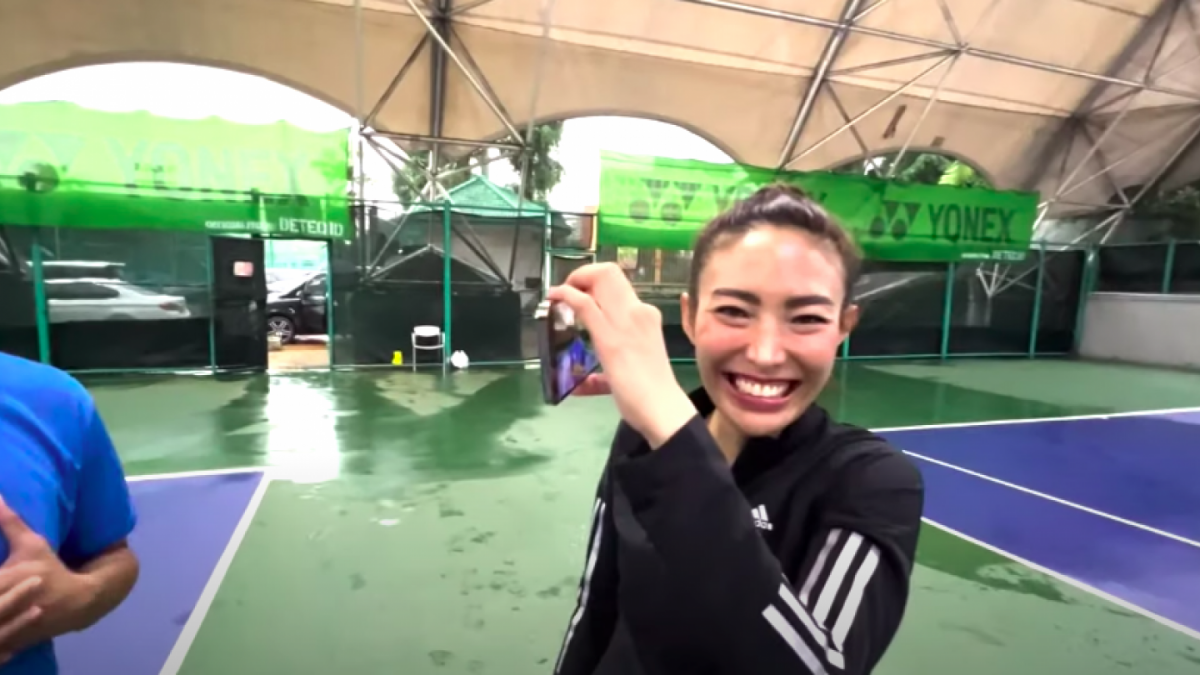 Diterpa Isu Regi Datau Selingkuhi Denise Chariesta, Sikap Ayu Dewi Dipuji Nia Ramadhani [Foto Youtube Luna Maya]