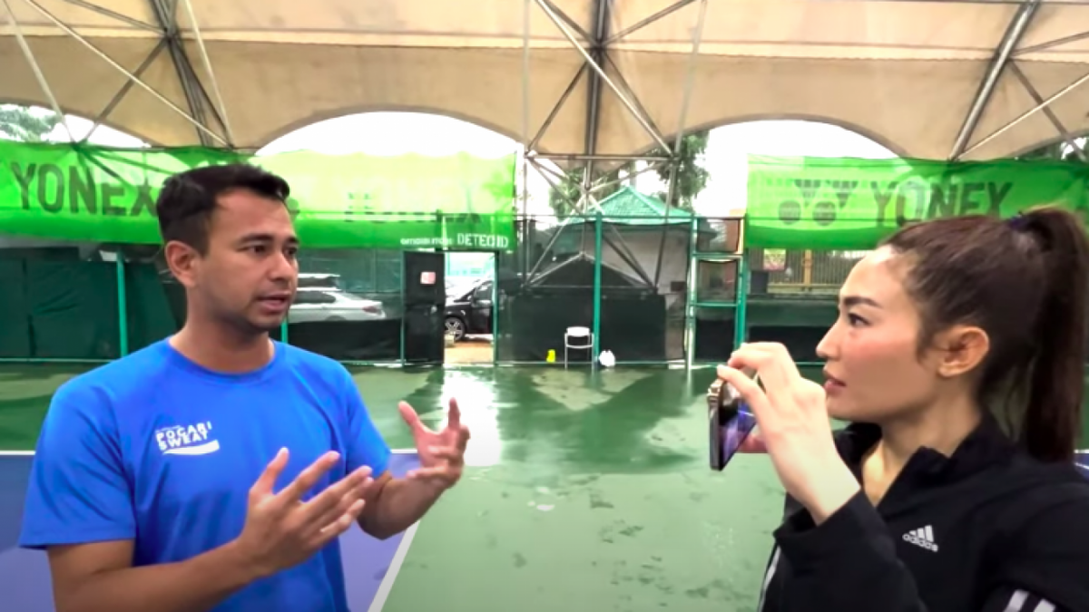 Raffi Ahmad memberikan saran kepada Ayu Dewi untuk menguatkan mental dalam menghadapi lawan [Foto: Youtube Luna Maya]