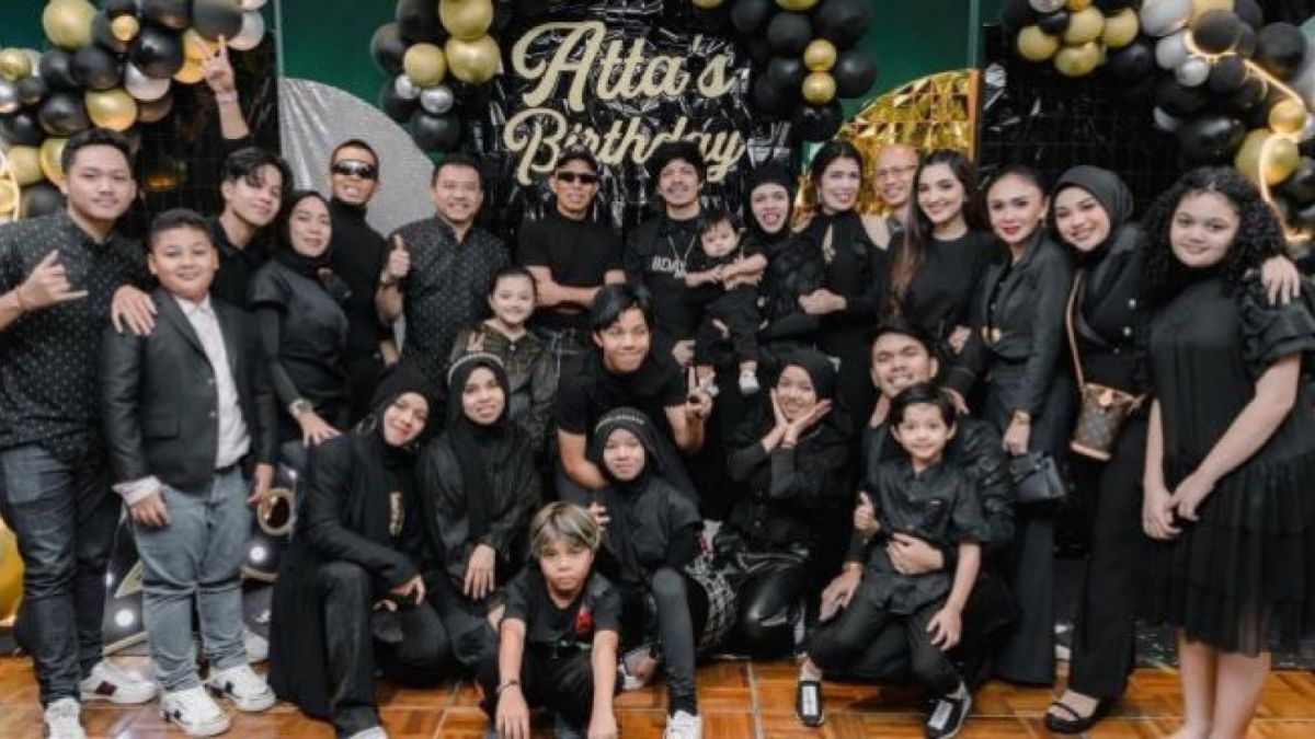 Fuji Tak Diajak ke Ultah Atta Halilintar, Thariq Mengaku Tak Ingin Bikin Masalah [Instagram/attahalilintar]