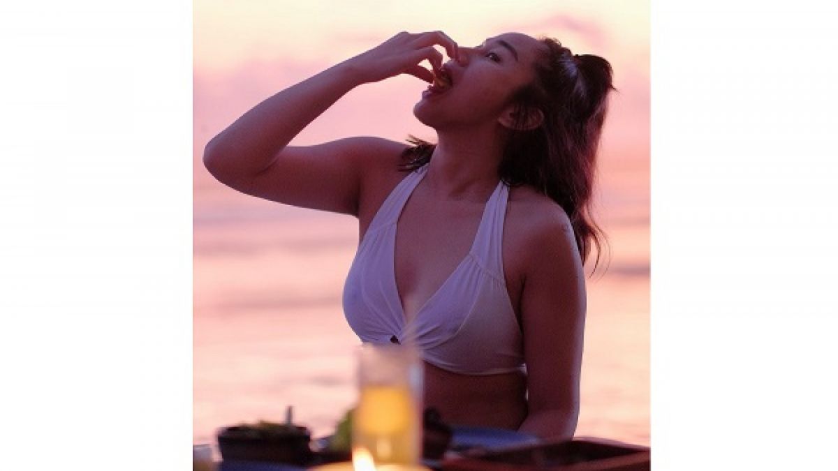 #KominfoBlokirDenise Menggema di Twitter, Denise Chariesta Tuding RD Sewa Buzzer [Instagram/@denisechariesta91]