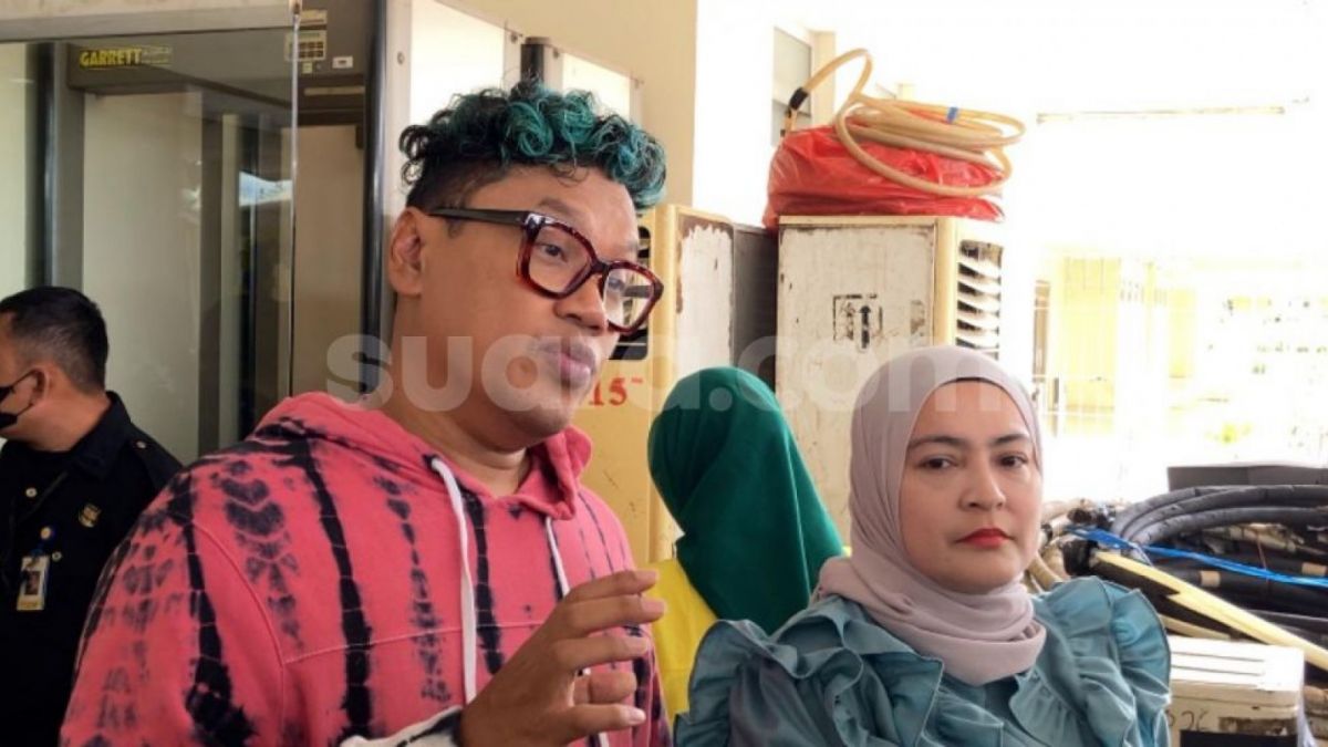 Video Syur Denise Chariesta dengan RD Tersebar, Uya Kuya: Denise, Lo Tuh Orang Baik [Suara.com]