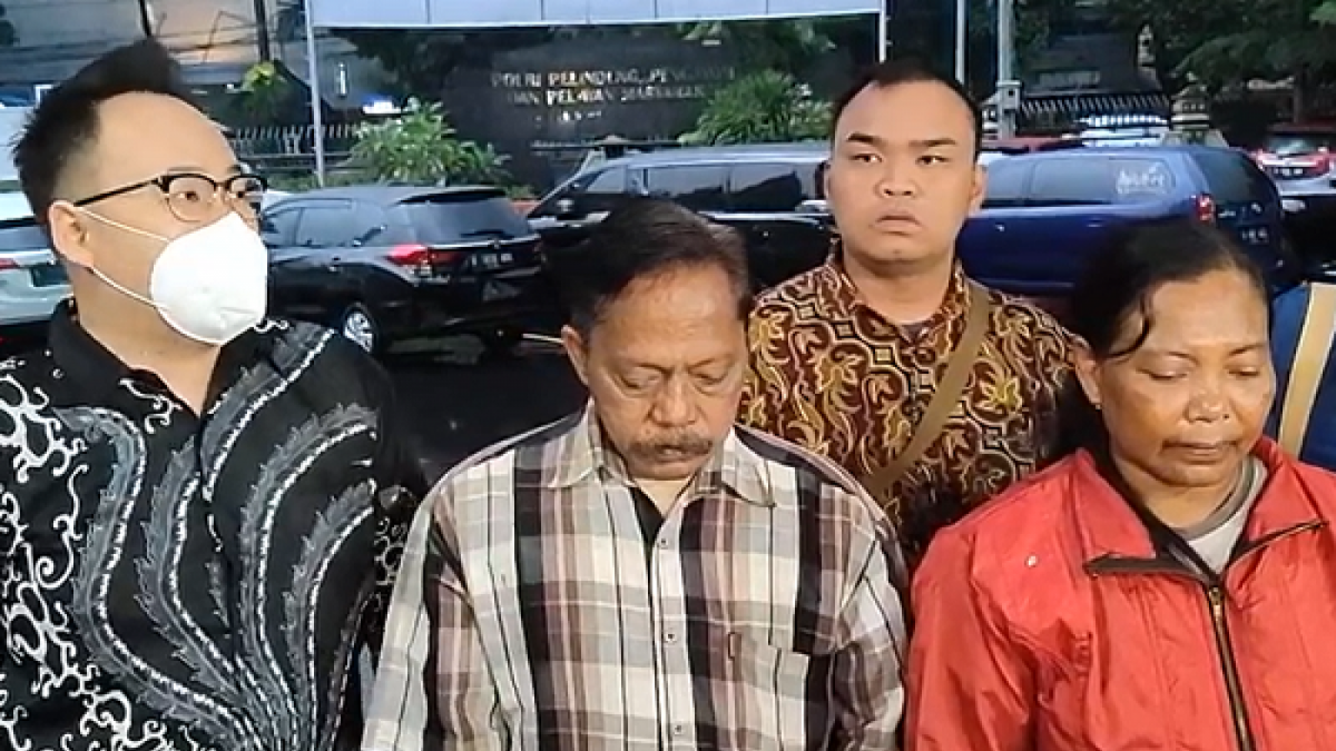 Winarsih mengaku dirinya belum bertemu lagi secara langsung dengan Dewi Perssik [YouTube Was Was]