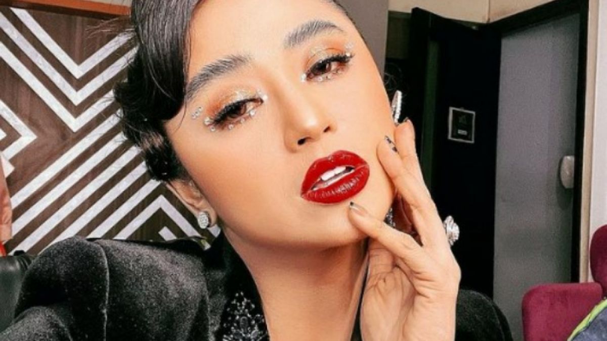 Dewi Perssik ungkap alasan selalu gagal milih suami [Instagram.com/@dewiperssik9]