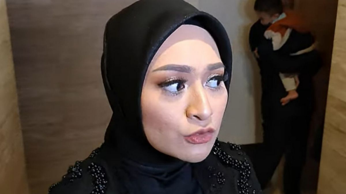 Nathalie Holscher menyebut hadiah dari Fariz [YouTube Was Was]