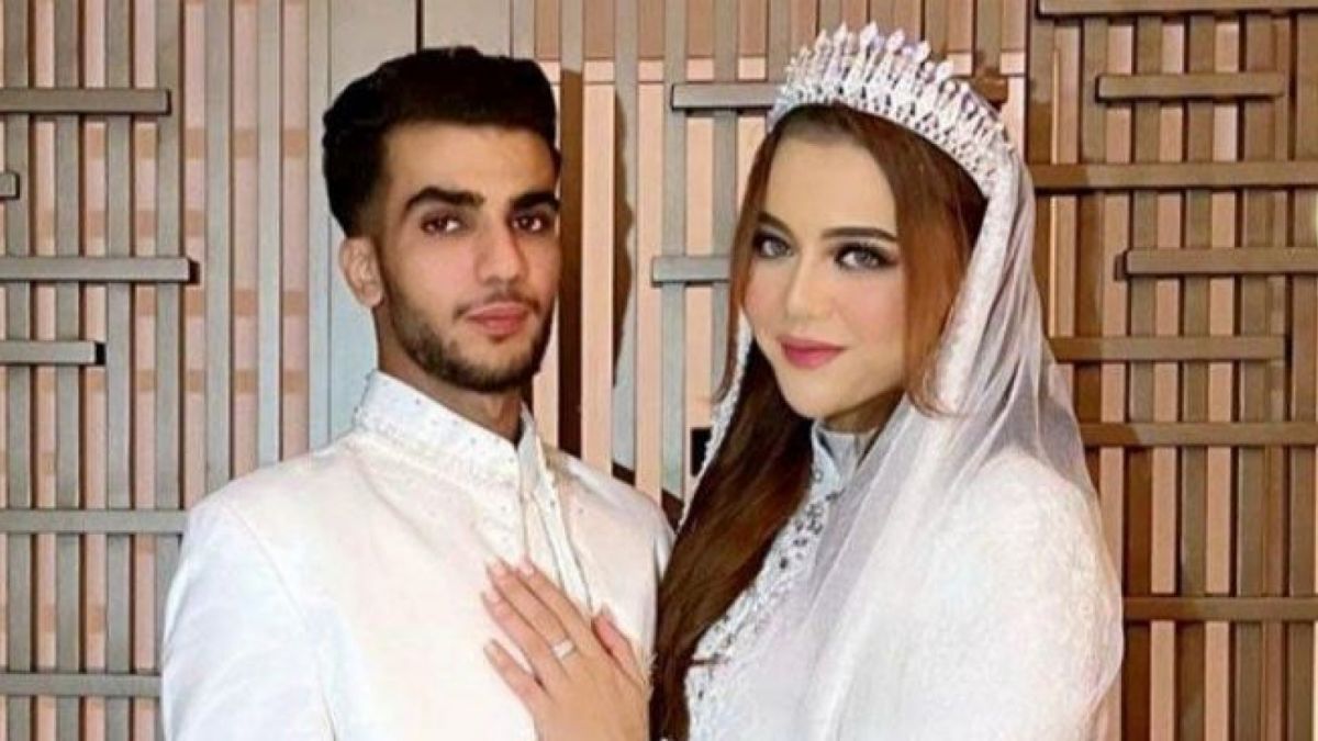 Pasangan Ratu Rizky Nabila dan Ibrahim Alhami Resmi Cerai Setelah 2 Hari Menikah, Denise Chariesta Malah Unggah Foto Melukat Tanpa Bra [Instagram]