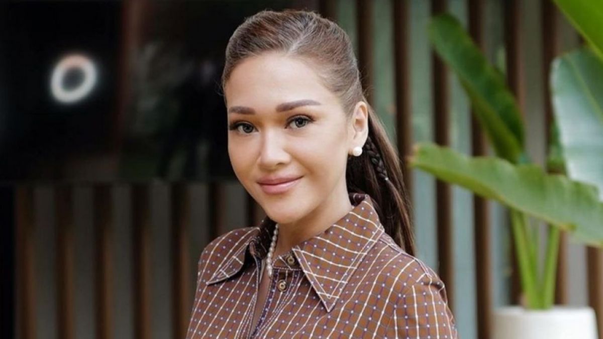 Ngaku Sudah Tak Perawan Diusia 22 Tahun, Denise Chariesta Dirujak Maia Estianty [Foto: Dok Instagram - maiaestiantyreal]