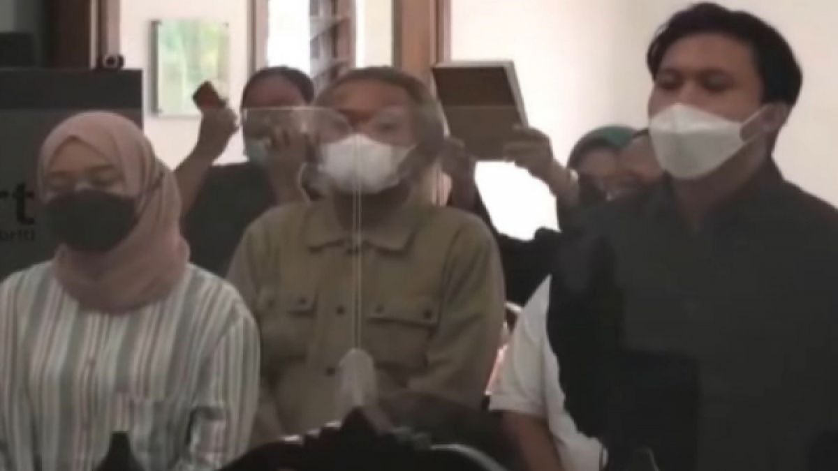 Rizky Febian melaporkan Teddy atas kasus penggelapan uang [YouTube SCTV]