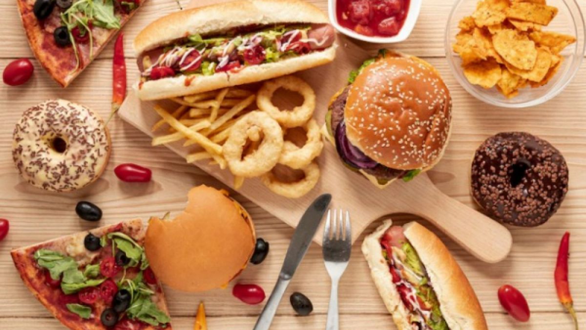 dr. Zaidul Akbar sebutkan bahan makanan yang perlu dikurangi [Freepik]