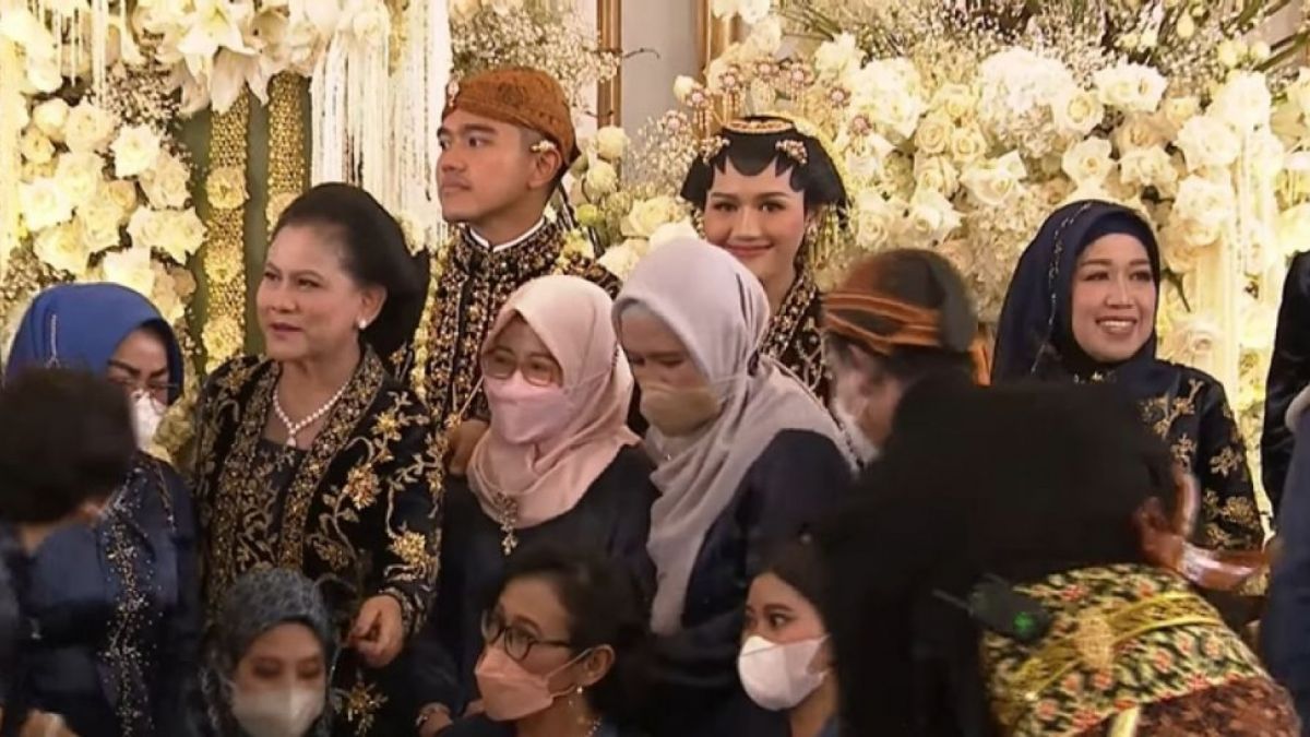 Kagum dengan Kepribadian Erina Gudono, Netizen Beri Gelar Princess: Syahrini Gak Ada Apa-Apanya! [Foto: Youtube]