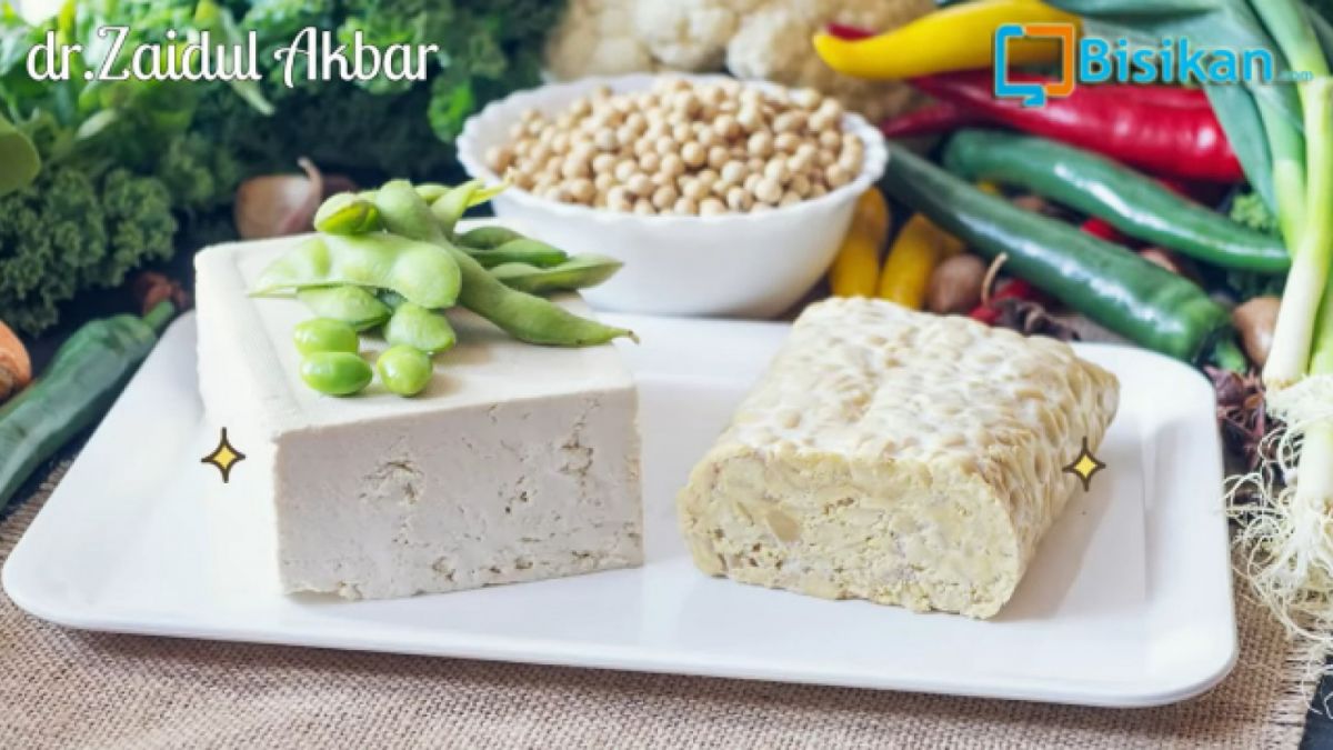 Cara memakan tempe yang disarankan oleh dr. Zaidul Akbar [YouTube Bisikan.com]