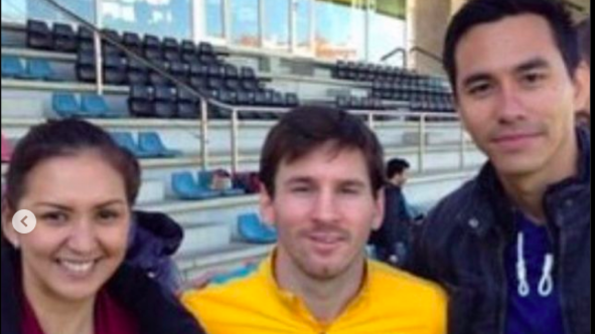 Donna Agnesia dan Darius berfoto bareng dengan Lionel Messi yang membawa Argentina menjadi juara dunia. [Foto: Instagram Donna Agnesia]