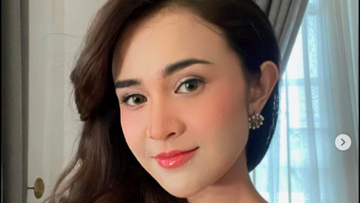 Michelle Ziudith yang berperan sebagai Flo atau Laura dalam serial Kupu Kupu Malam. [Foto: Instagram Michelle Ziudith]