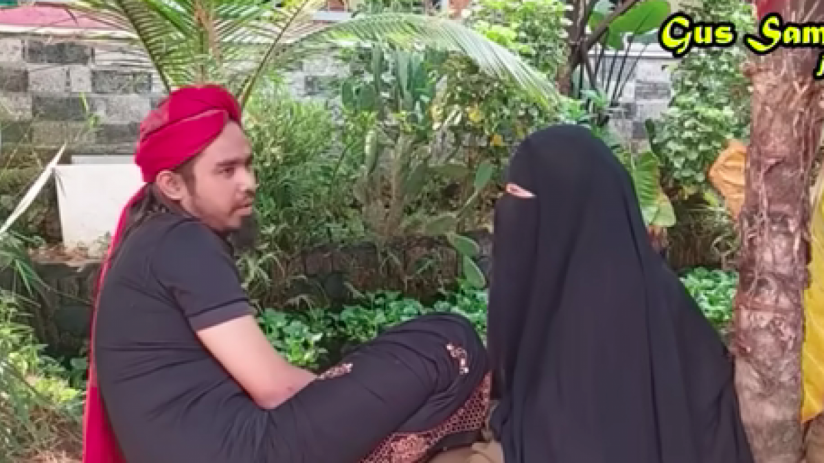 Gus Samsudin saat dikunjungi Nyai Ehan [Youtube]