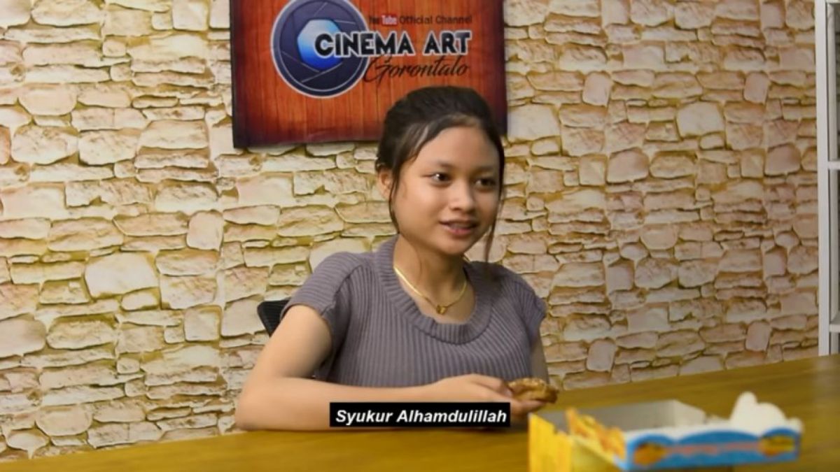 Ayya Ain mantan kekasih Fajar Sadboy yang katanya ingin ngasih kesempatan sekali lagi. [Foto: YouTube Cinema Art Gorontalo]