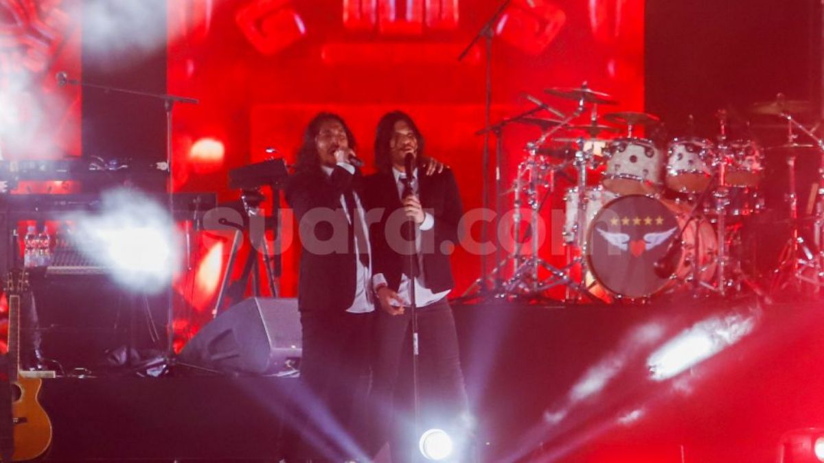 Pesta Rakyat 30 Tahun Berkarya Dewa 19 ; Virzha ; Marcello Tahitoe [Suara.com/Alfian Winanto]