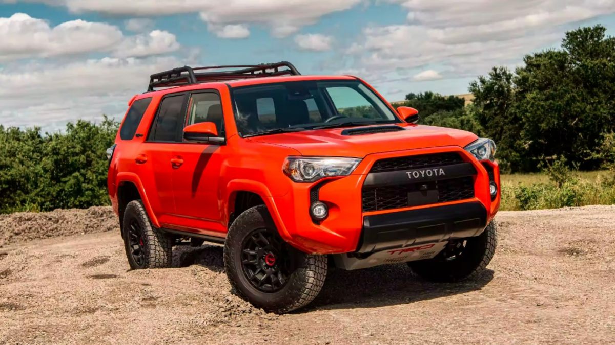 Toyota 4Runner. [(Toyota)]