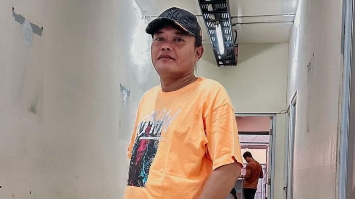 Sule tak ingin ambil pusing dengan hubungan Rizky Febian dan Mahalini. Dia percaya dengan putra sulungnya, bahkan sudah menyinggung soal tanggal baik. [Foto:  Instagram - ferdinan_sule]