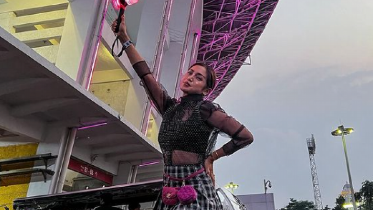 Potret Jessica Iskandar di Born Pink [Tangkapan Layar Instagram @Inijedar]