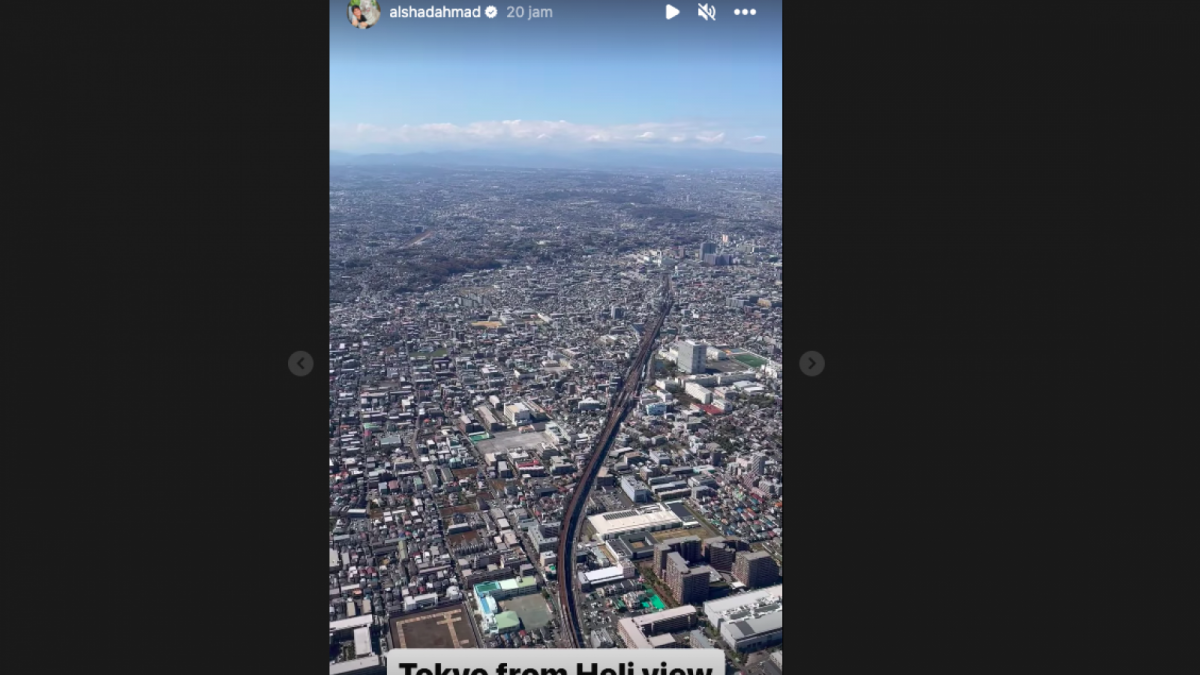 Postingan Alshad Ahmad ketika sedang berlibur di Jepang. Dia sedang berada di sebuah helikopter melihat kota di atas udara, di tengah isu miring yang menerpanya. [Foto: Tangkapan Layar Instgaram]