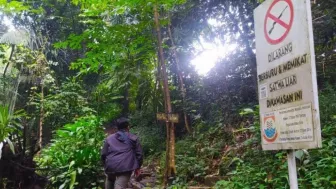 Larangan Pakai Baju Merah Di Cireundeu