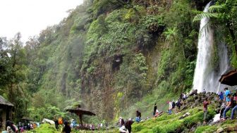 Akhir Pekan Ini Lepaskan Penat Bekerja di Wisata Air Terjun Curug Cibeureum Cibodas