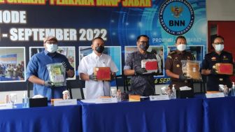 BNNP Jawa Barat Musnahkan 13 Kilogram Ganja dan 1 Kilogram Sabu